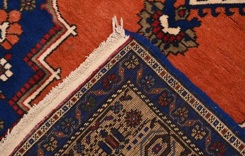 PAKISTANI CARPET, 20TH CENTURY. 