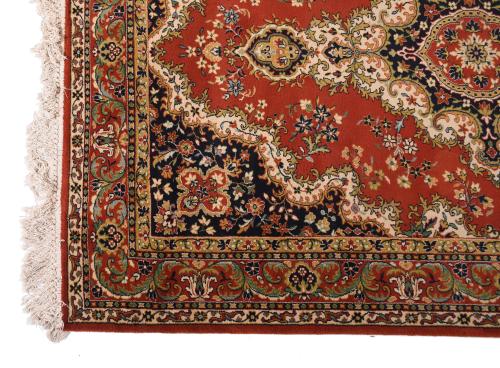 GERMAN CARPET, 20TH CENTURY.