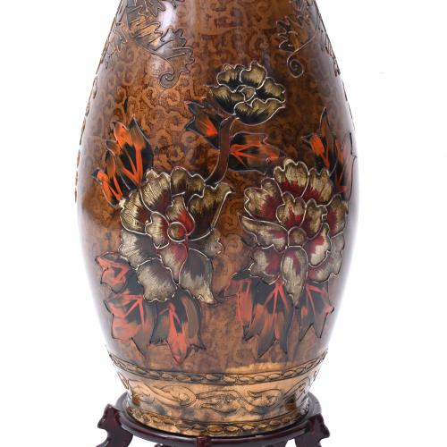 LARGE CHINESE VASE, 20TH CENTURY.