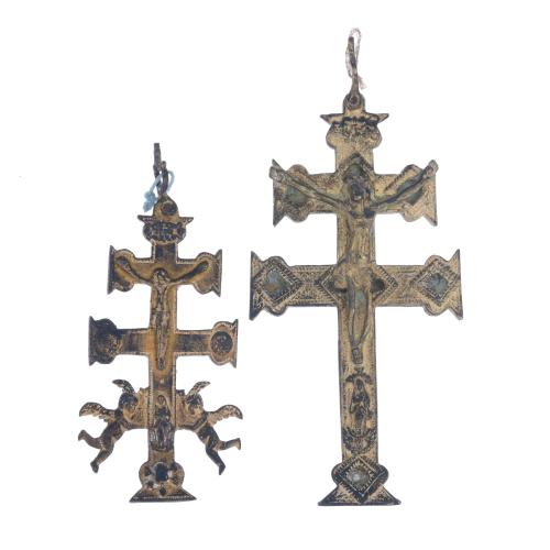 PAIR OF ARCHIEPISCOPAL OR PATRIARCHAL CROSSES IN GILDED BRONZE, 18TH-19TH CENTURY. 