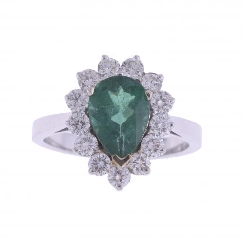 EMERALD AND DIAMONDS ROSETTE RING.