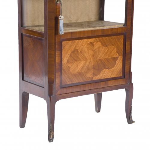 FRENCH TRANSITION-STYLE DISPLAY CABINET, 20TH CENTURY. 