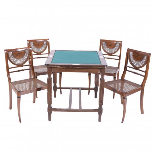 ENGLISH GAMING TABLE WITH FOUR CHAIRS, SHERATON STYLE, 20TH CENTURY. 