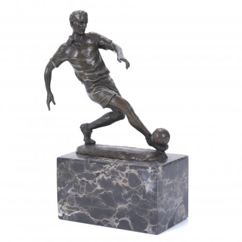 549-ESCULTURA DE FUTBOLISTA, SIGLO XX. 