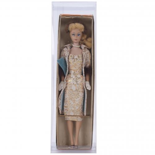 572-MATTEL. MUÑECA BARBIE MODELO "BLONDE - PONYTAIL" CON INDUMENTARIA MODELO "EVENING SPLENDOUR", 1959-1964.