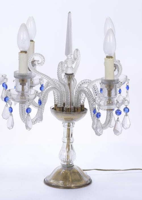 PAREJA DE CANDELABROS EN CRISTAL ESTILO BACCARAT, SIGLO XX.