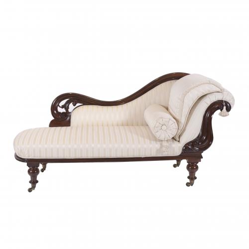 513-CHAISE LONGUE DE ESTILO VICTORIANO, SIGLO XX.