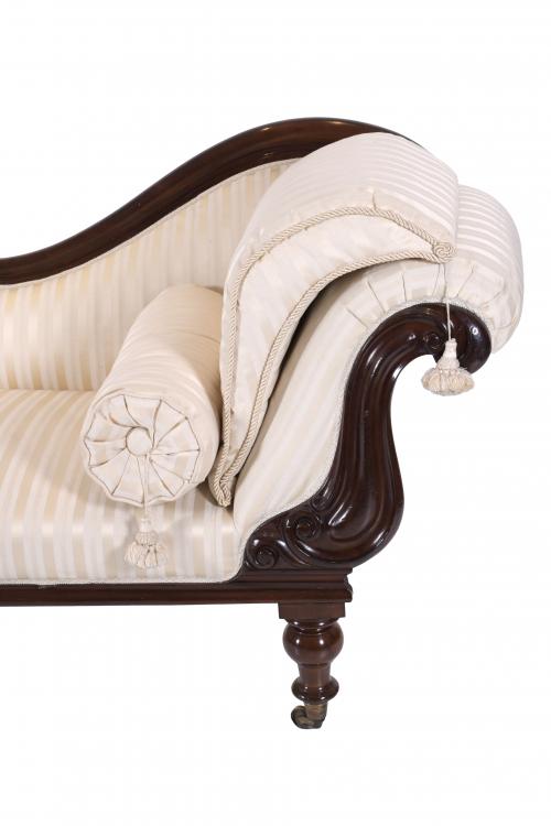 CHAISE LONGUE DE ESTILO VICTORIANO, SIGLO XX.