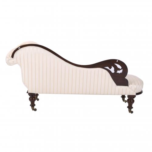 CHAISE LONGUE DE ESTILO VICTORIANO, SIGLO XX.