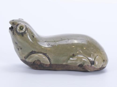 19TH CENTURY CHINESE SCHOOL. SMALL TERRACOTTA FROG.