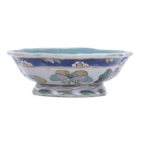 QING DYNASTY, GUANGXU PERIOD. GREEN FAMILY PORCELAIN BOWL.