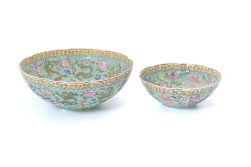 EARLY 20TH CENTURY CHINESE SCHOOL. PAIR OF EGG SHELL GREEN