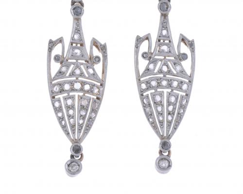 "NOUCENTISTA" LONG EARRINGS WITH DIAMONDS.