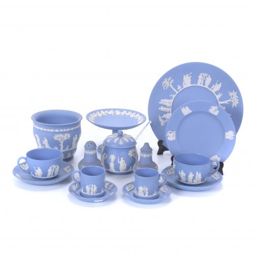 MANUFACTURA WEDGWOOD. JUEGO DE CAFÉ, TÉ Y MERIENDA, 1956.