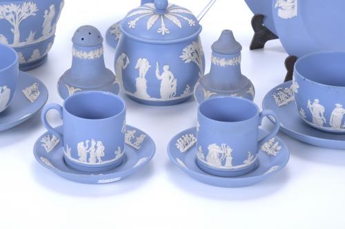 MANUFACTURA WEDGWOOD. JUEGO DE CAFÉ, TÉ Y MERIENDA, 1956.