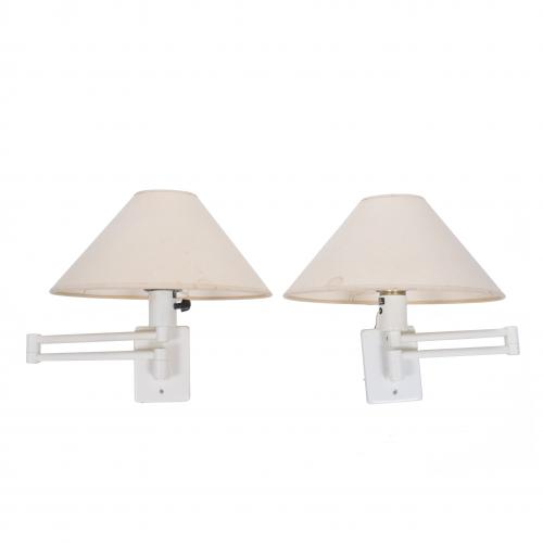 464-HANSEN LAMPS. PAREJA DE APLIQUES DE PARED PARA METALARTE, CIRCA 1970.