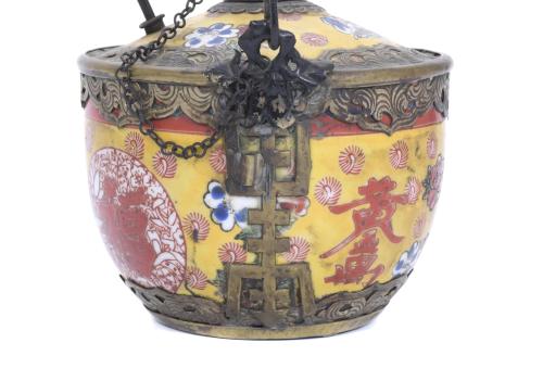 CHINESE OPIUM POT, 20TH CENTURY.