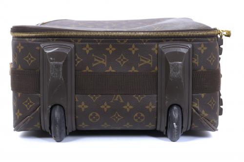 LOUIS VUITTON. MALETA MODELO "PEGASE 55", CIRCA 2000.