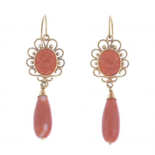 CORAL LONG EARRINGS.