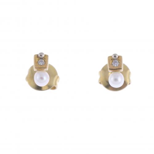 PENDIENTES INFANTILES CON DIAMANTE Y PERLA.