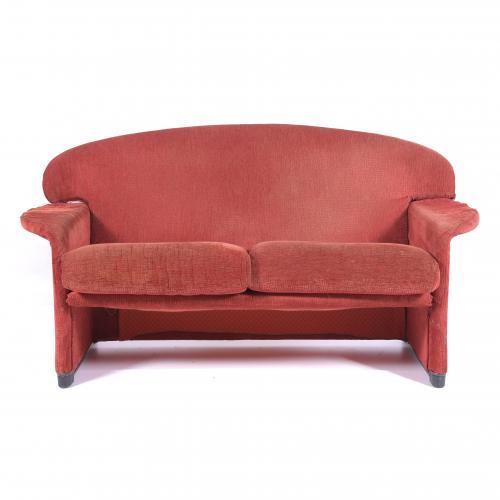 385-AFRA & TOBIA SCARPA. SOFÁ MODELO "RONDA LOVESEAT", CIRCA 1980.