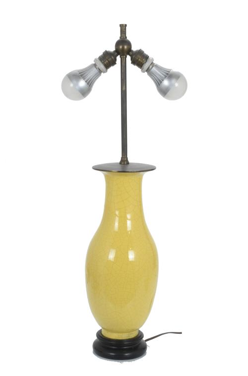 VASE TRANSFORMED INTO A LAMP. CHINA. MID 20TH CENTURY.