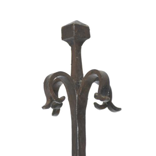 CASTILIAN STYLE FLOOR LAMP, FIRST HALF OF THE 20TH CENTURY.