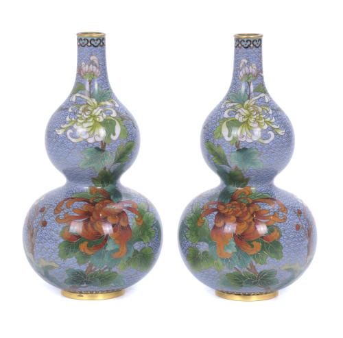 PAIR OF CHINESE CLOISONNE VASES IN THE SHAPE OF A PUMPKIN, 20TH CENTURY.