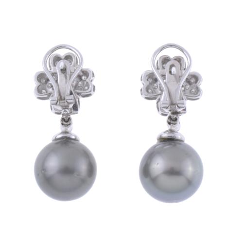 TRANSFORMABLE LONG EARRINGS WITH TAHITI PEARL.