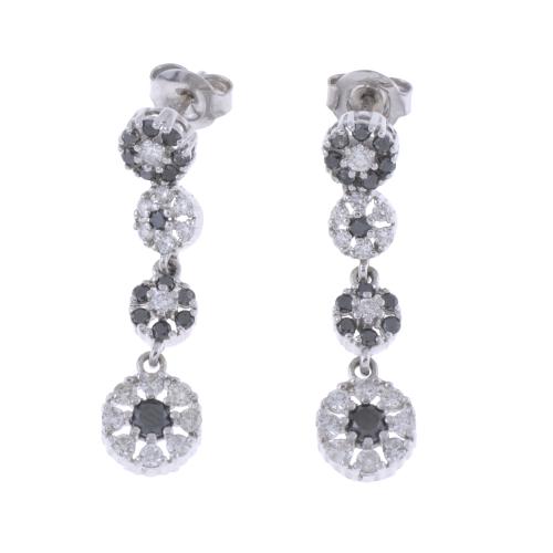 PENDIENTES LARGOS CON DIAMANTES BLANCOS Y NEGROS.