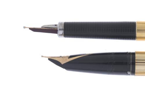 PARKER AND SHEAFFER. SET OF TWO FOUNTAIN PENS.