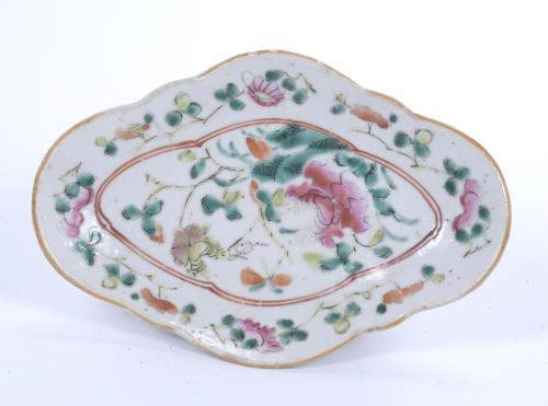 FOUR TRAYS IN CHINESE ROSE FAMILY PORCELAIN, LATE 19TH CENT