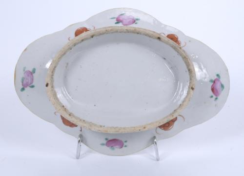 CUATRO BANDEJAS PORCELANA CHINA FAMILIA ROSA, FIN. S. XIX.