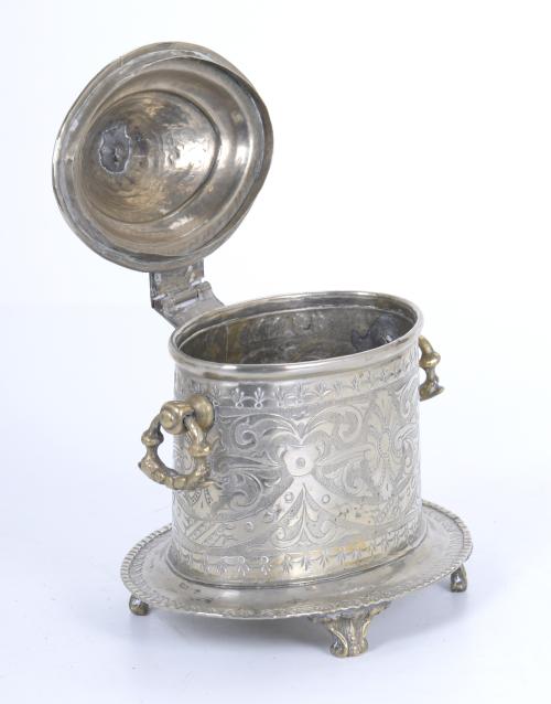 SILVERY METAL BISCUITS CASE, LATE 19TH CENTURY. 