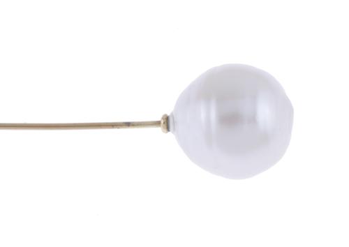 PIN WITH BAROQUE PEARL.