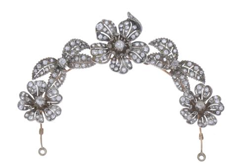 ATTR. TO MELLERIO, CIRCA 1905. TRANSFORMABLE FLORAL CHOKER.