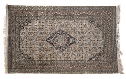 500-IRANIAN CARPET, 20TH CENTURY.