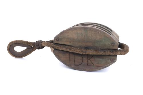 LARGE SHIP&#39;S PULLEY FOR THREE ROPES, 20TH CENTURY.