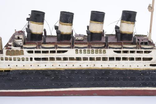 MODEL OF THE BRITISH OCEAN LINER RMS LUSITANIA, CIRCA 1950.