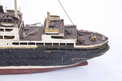 MODEL OF THE BRITISH OCEAN LINER RMS LUSITANIA, CIRCA 1950.