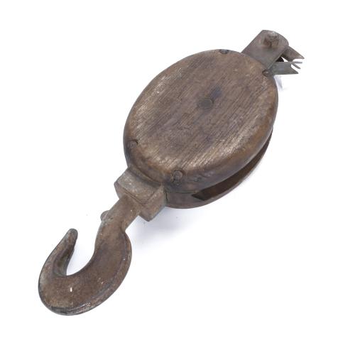 SHIP&#39;S PULLEY FOR A ROPE WITH HOOK, 20TH CENTURY. 