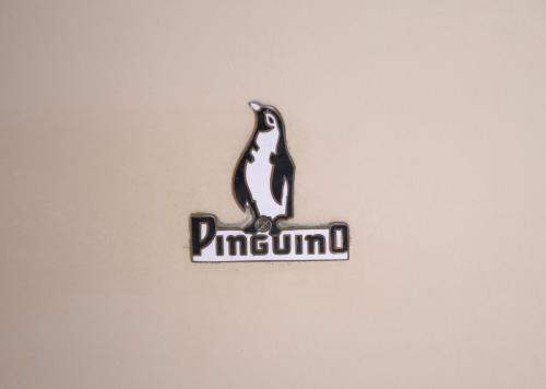 PINGÜINO. NEVERA DE HIELO, CIRCA 1940.