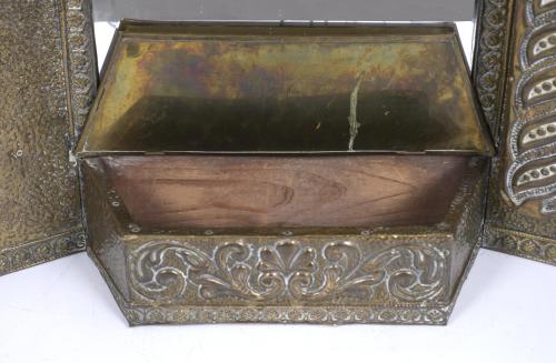 DUTCH DRESSING TABLE WITH BRUSH, EARLY 20TH CENTURY. 