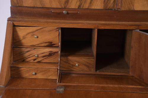 BUREAU BOOKCASE, AFTER ENGLISH MODELS, 20TH CENTURY. 