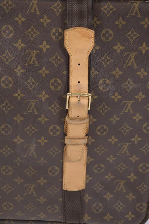 LOUIS VUITTON. MALETA MODELO "SATÉLITE 65".