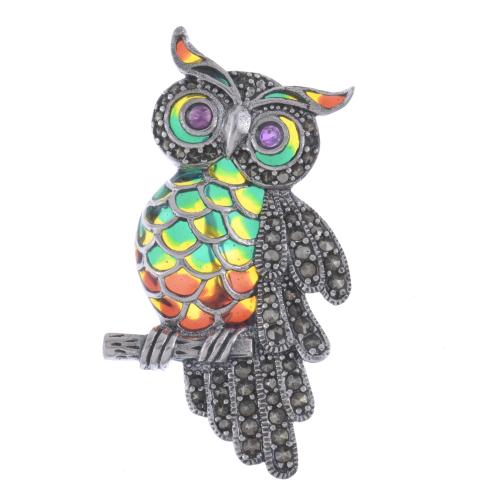 OWL-SHAPED BROOCH