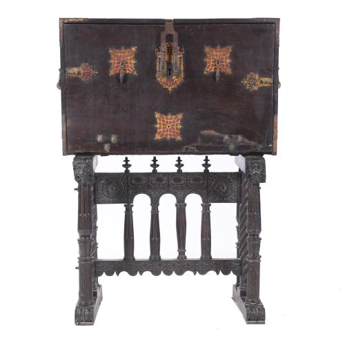 SPANISH DESK, LATE 19TH - EARLY 20TH CENTURY. 