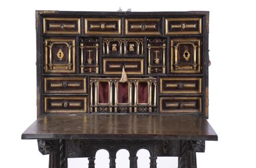 SPANISH DESK, LATE 19TH - EARLY 20TH CENTURY. 