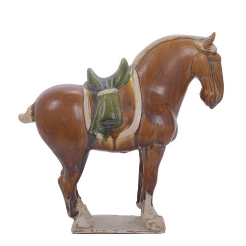 HORSE FIGURE IN SANCAI CERAMIC, 20TH CENTURY.