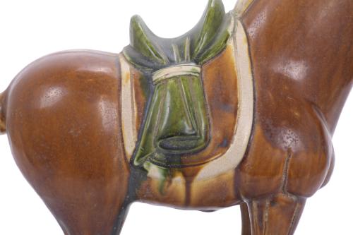 HORSE FIGURE IN SANCAI CERAMIC, 20TH CENTURY.